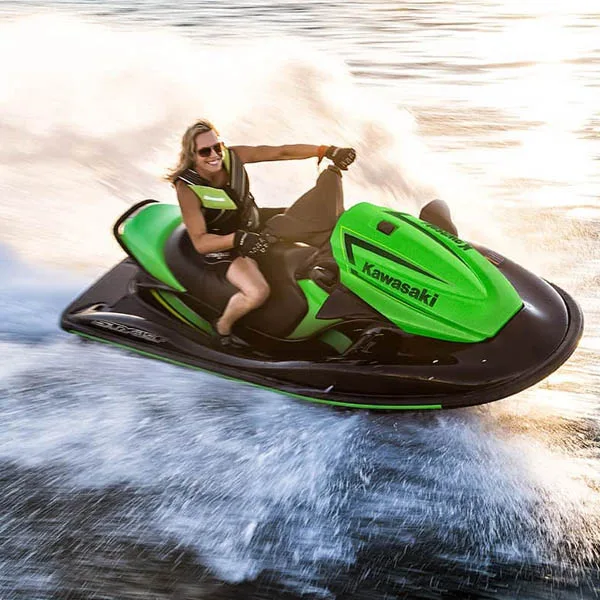 Carta de Motonauta em Guarujá - Jet ski em alta velocidade
